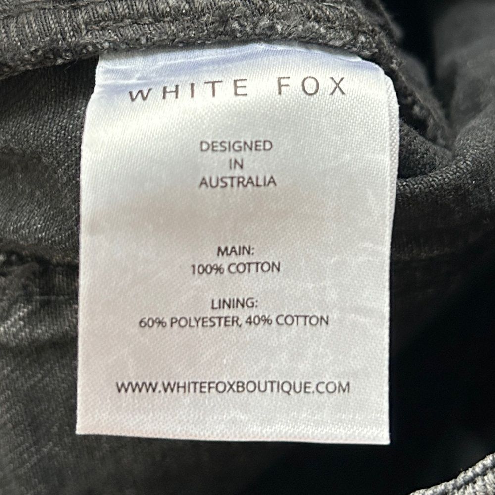 White Fox Vintage Black Hold On Tight Denim Shorts NWT Size Small - Picture 6 of 10